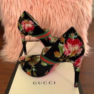GUCCI Sylvie Pointy Toe Mary Jane Pumps